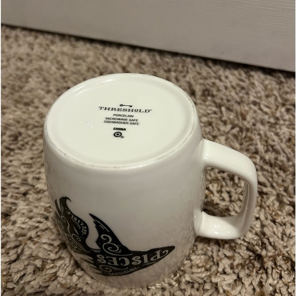 “Pisces” Zodiac Cup by Threshold- Excellent Condition - Picture 3 of 5